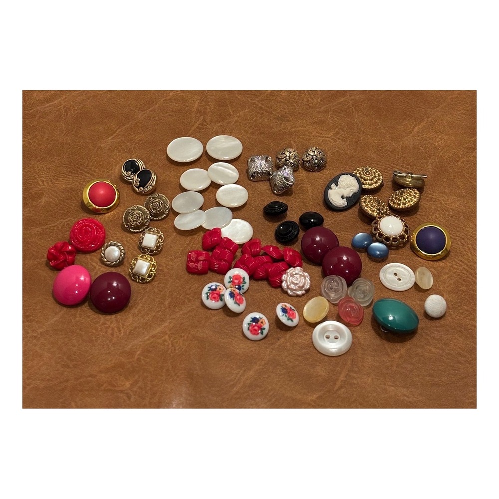 Vintage Mixed Button Lot Cameo Mother of Pearl Floral Gold Tone Crafting Sewing